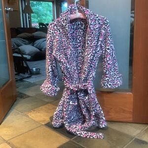 Women’s Cheetah Multi Pink Heart Victoria’s Secret Robe XS/S